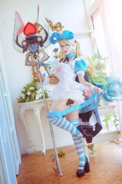 Cosplay Annette Xứ Sở Thần Tiên Hot