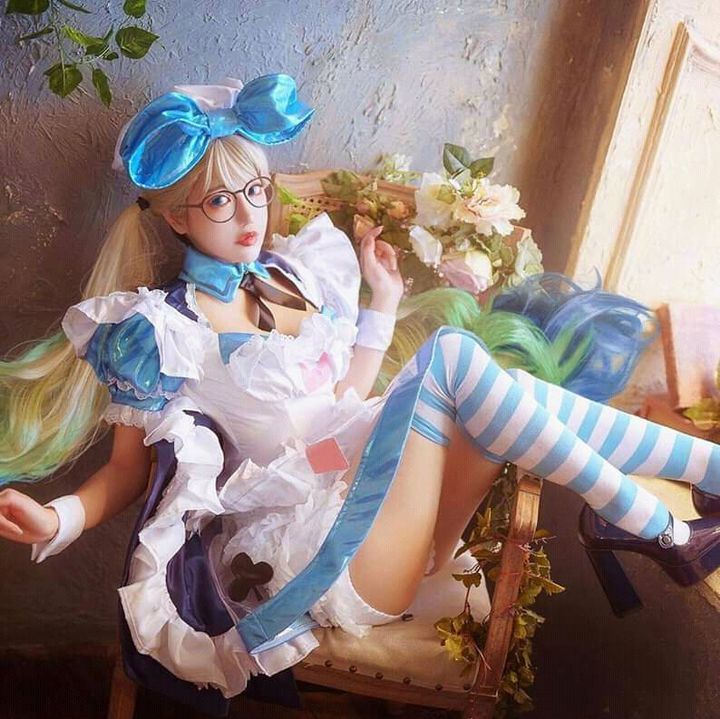 Hình Cosplay Annette Xứ Sở Thần Tiên